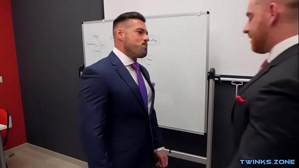 筋肉の息子フリップフロップといつも違う表情を見せてく thumbnail