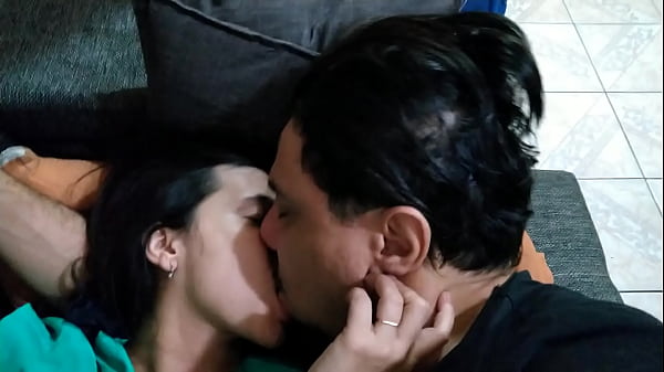 Quase An&atilde; Ama Muito Ficar Beijando Seu Velho Banguela thumbnail
