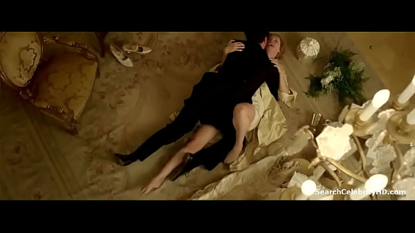 Nonton Rebecca Hall In Parade's End 2012 thumbnail