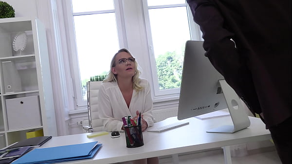 Nonton Office Affairs thumbnail