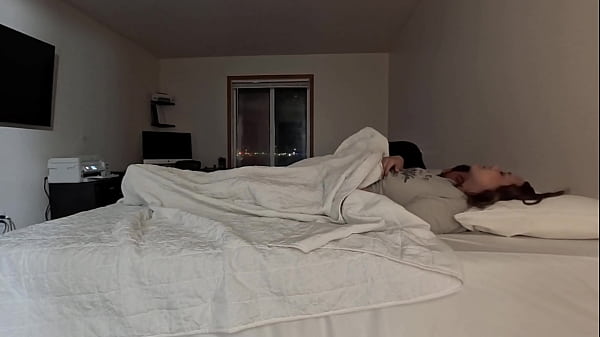 Nonton Thick And Curvy Mom Get Dick In The Night thumbnail