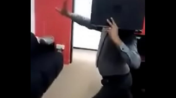 Nonton Indian Office Sex Secretary With Big Tits And The Bos Having Fun And Ing Cum On Indian Desi Laptop thumbnail