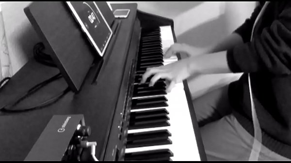 Japanese Fuckin&rsquo; Piano Play!!!! thumbnail