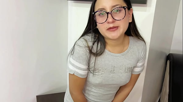 Nonton Mientras Mi Esposo No Est&aacute;, Monto La Gran Polla De Mi Cu&ntilde;ado. thumbnail