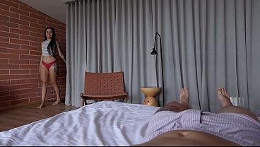 Nonton Comparto Mi Habitaci&oacute;n Con La Peque&ntilde;a Hermanastra thumbnail