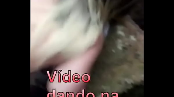 Carol Penelope Dando gostoso na praia