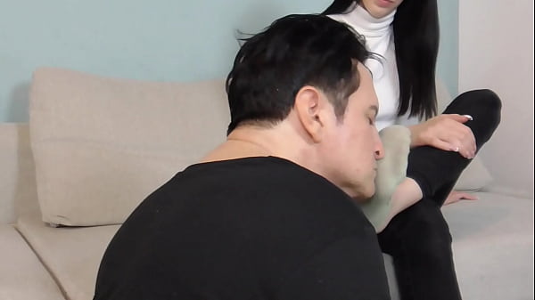 Nonton Sneaker Licking, Sock Sniffing, Foot Smelling And Foot Licking Of Teenie Jasmin. thumbnail