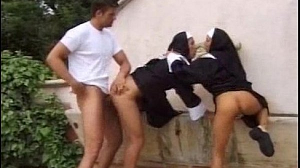 Nonton Dos Monjas Para Una Polla thumbnail