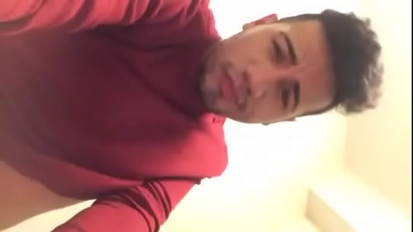 Moreno Dotado Comendo O Namorado - Gayrotos - thumbnail