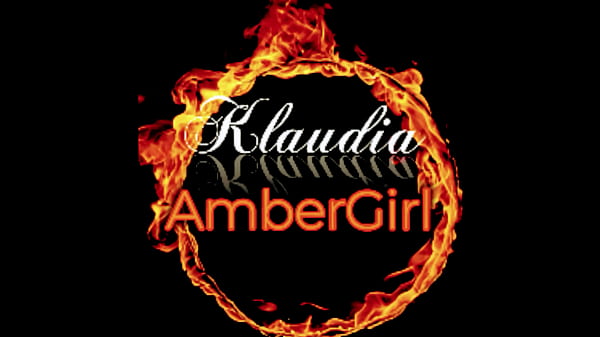 Nonton Klaudiaambergirl Sexy Milf Solo On The Grass thumbnail