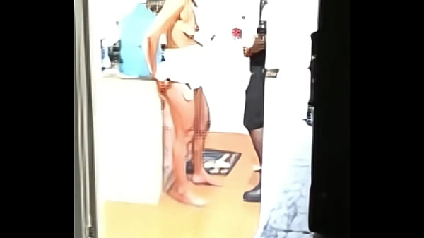 Dando Pro Entregador De &aacute;gua: Me Exibi Pro Entregador Novinho E Pirocudo Que Meteu Gostoso No P&ecirc;lo E Me Deu Leitinho Na Boca! thumbnail