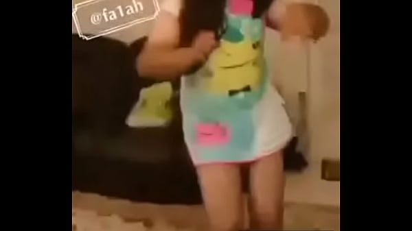 Beautiful Girl Dancing But With Surprise Haha(whatsapp9.com)