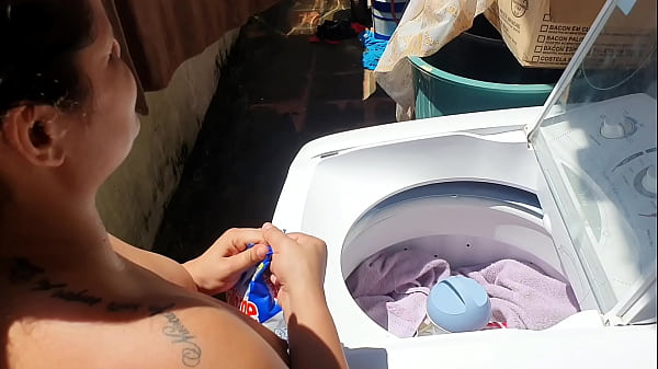 Empregada Tem Muito Calor thumbnail