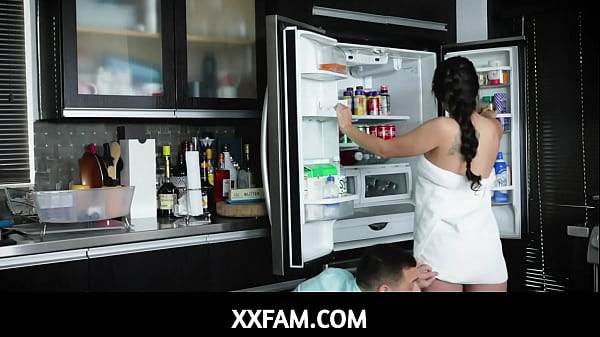 Nonton When Kourtney Kai Gets Home Dr2nk, Her Stepson Johnny Is The One Who Takes Care Of Her thumbnail