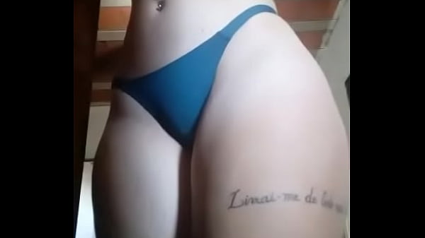 Nonton Gostosa Do Bucet&atilde;o E Rab&atilde;o thumbnail