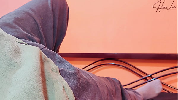 Nonton Beautiful Malaysian Babe Gives Her First Blowjob 1 thumbnail