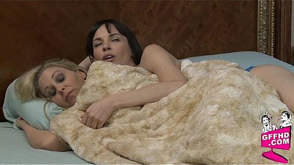 Nonton Girls Who Eat Pussy 0988 thumbnail