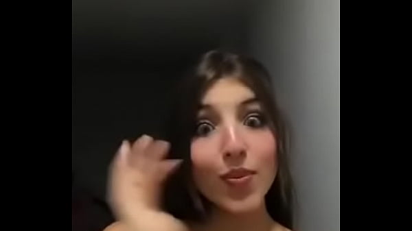 Girl with nice tits dance 
