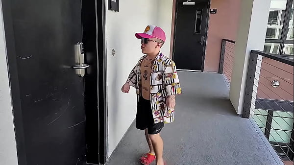 Nonton Big Tit Blonde Housewife Gets Pussy Pounded By Midget With Giant Hog thumbnail