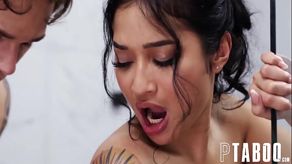 Nonton Up Close thumbnail