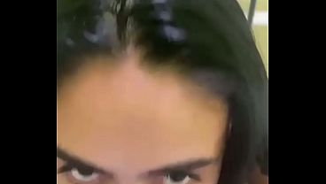 Casada novinha 18 anos mamando o corno e falando que vai dar pro neg&atilde_o