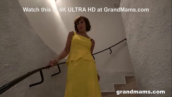 Play MP4 - Granny Sprinkled at a Sex Club