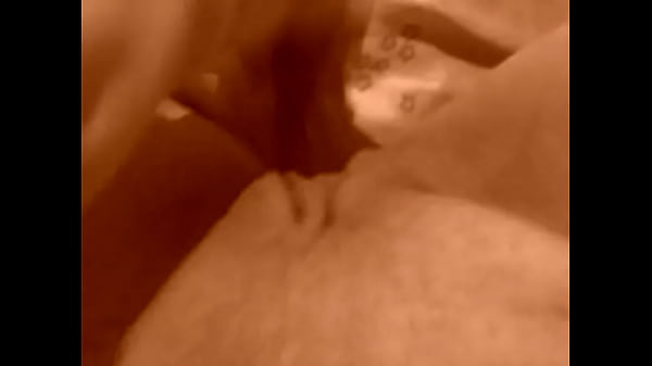 Nonton Rubia Cachonda En La Cama Jugando A Ser Penetrada thumbnail