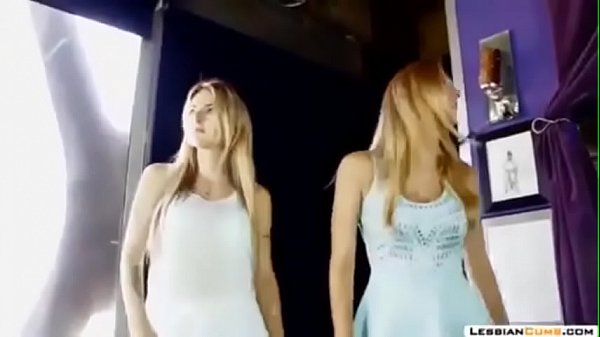 Nonton Hardfucking Threesome Fendom Girls thumbnail