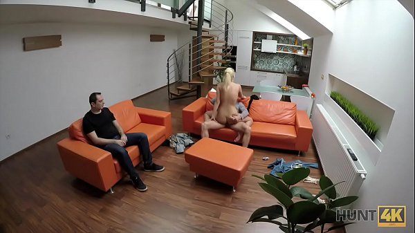 Hunt4k sweet r in front of her boyfriend&acute;s eyes 