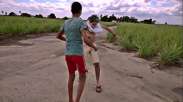 Novinho De 18 Batendo Forte thumbnail