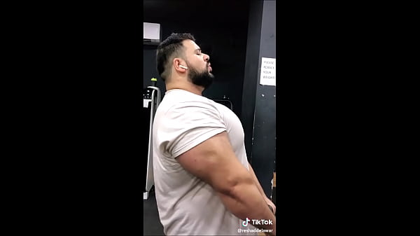 Massive Strongman [tags: Muscle, Bear, , Strongman, Powerlifter, Beefy, Massive, Thick, Gay, Hunk, Stud, Workout, Training] thumbnail