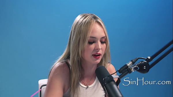 Hot Blonde Pretty Girl Masturbation thumbnail