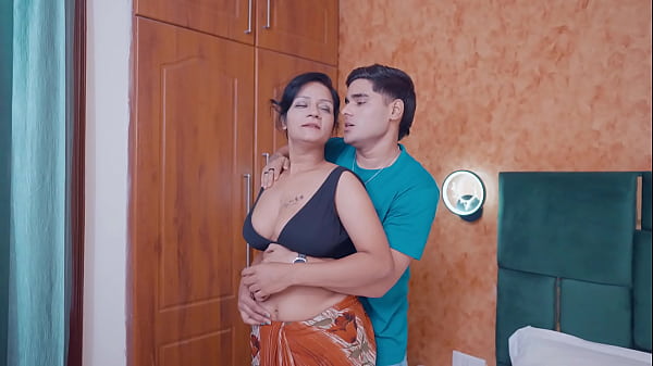 Big boobs desi kamwali bai seduce by her house owner 