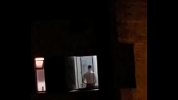 Vizinho Se Vestindo thumbnail