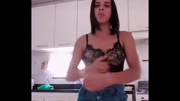 Gostosa de Coraç_ã_o de Maria danç_ando