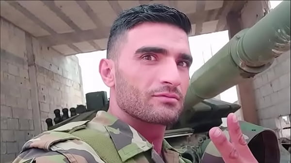 &Aacute;rabe Dotad&atilde;o/ S&iacute;rio dotado batendo punheta gostosa 