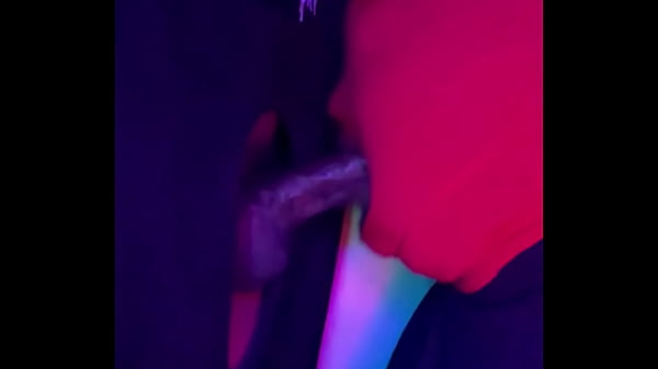 Nonton This Man Played In The Back Of My Throat For 8 Minutes. At The End He Braced Himself On The Door And His Nut D ... thumbnail