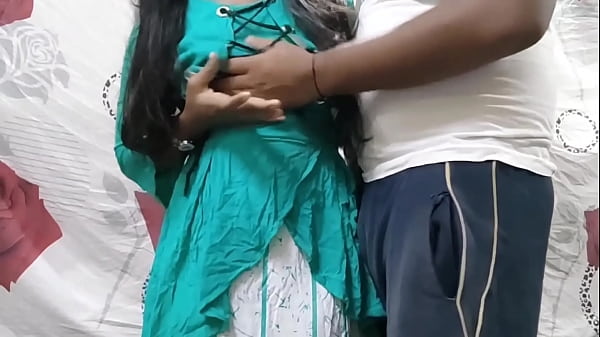 देसी बीबी को खड़ा करके चोदा। हिन्दी क्लीयर ऑडियो। thumbnail