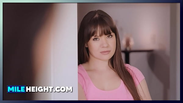 Nonton Tender Girl Fucked Her Stepbrother With Open Doors thumbnail