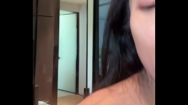 Nonton Zoe Loves To Please Her Fans thumbnail