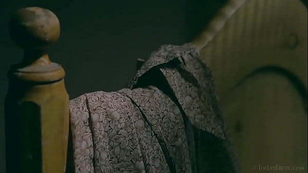 Nonton Honey thumbnail