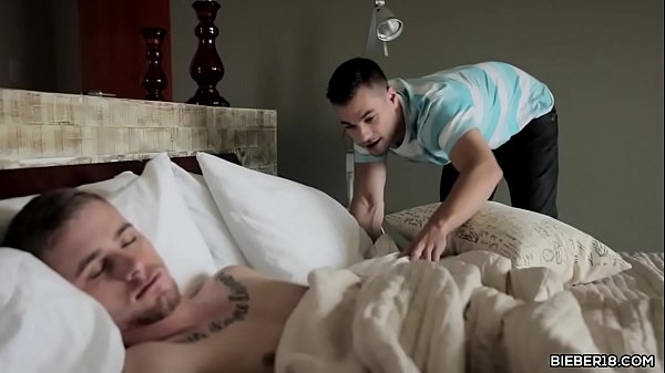 Twink Guy Wakes Up His Boyfriend thumbnail