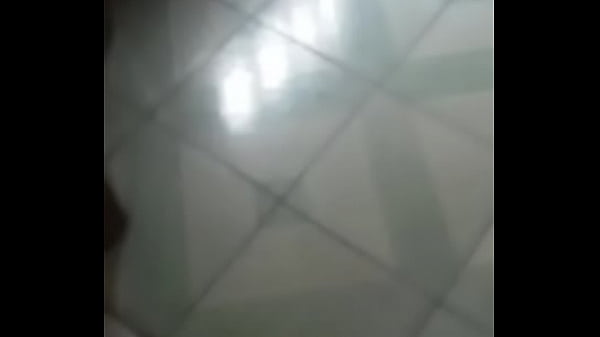 Gordinho sendo encoxado na cama