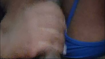 A mulher do meu vizinho &eacute; muito gostosa e chupa minha rola 