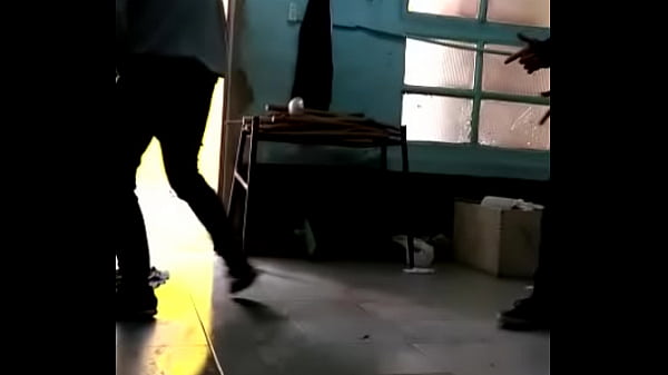 Uff Mira Como Me Mueve Esa Colita Mi Putita Rubia thumbnail