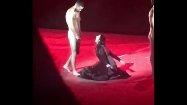 Gang bang todos para ella 