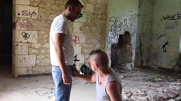 Sex Outdoor An Fucked Bareback In The Bed thumbnail