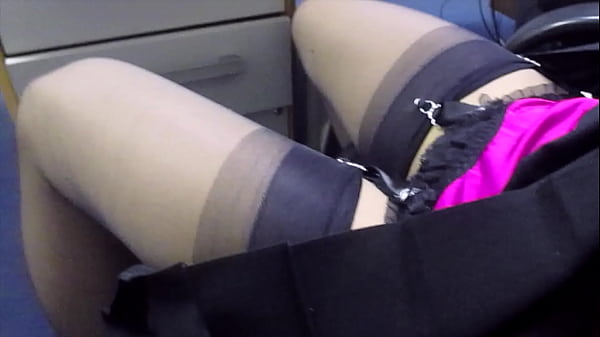 Nonton Sexy Legs In Nylons thumbnail