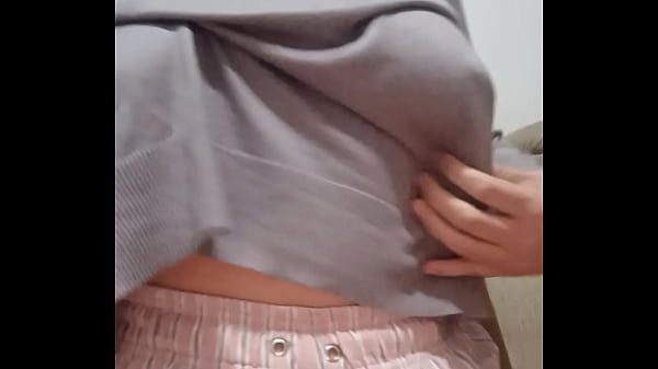 Nonton Voc&ecirc; Mama Meus Peitos Naturais Bem Gostoso? thumbnail