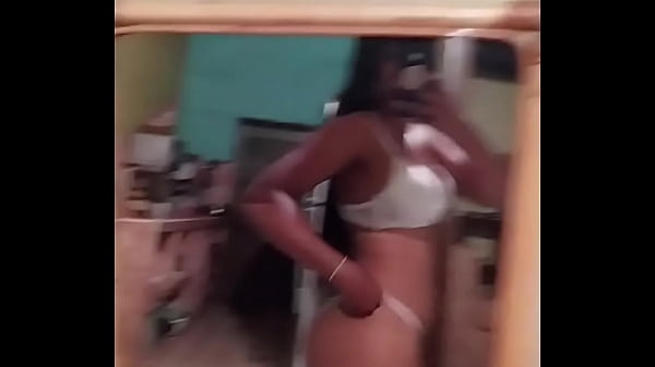 Muestra su rico cuerpo